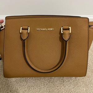 Michael Kors Khaki Selma Medium Crossbody